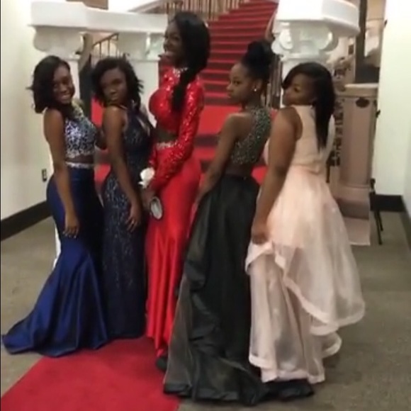 2 piece dress ,Only worn Once ! - Picture 3 of 4