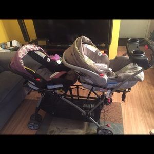 SNAP N GO DOUBLE STROLLER WITH TWO CARSEATS