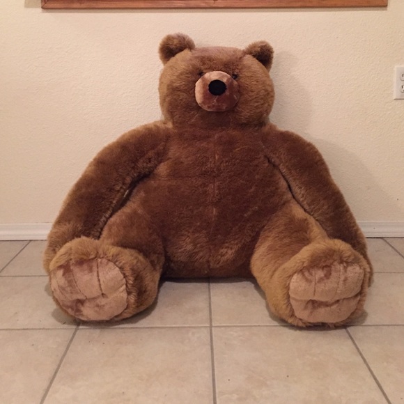 Giant Teddy Bear 🐻