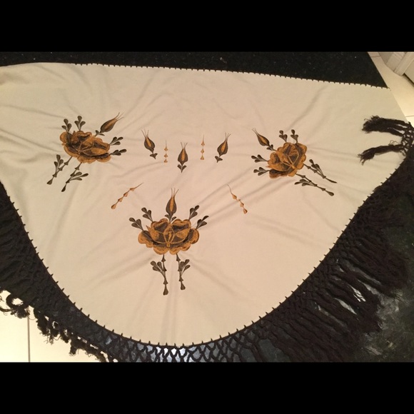 Lace, hand made wrap - Picture 2 of 2