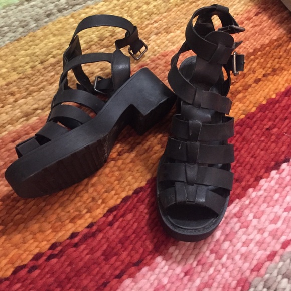 steve madden chunky platform sandals