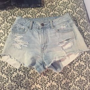 American Eagle High Rise Festival Shorts