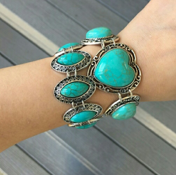 T&J Designs Jewelry - 18K White Gold/Turquoise Chunky Heart Bracelet
