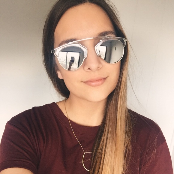 LAST ONE • Unique Silver Mirror Sunglasses - Picture 3 of 3