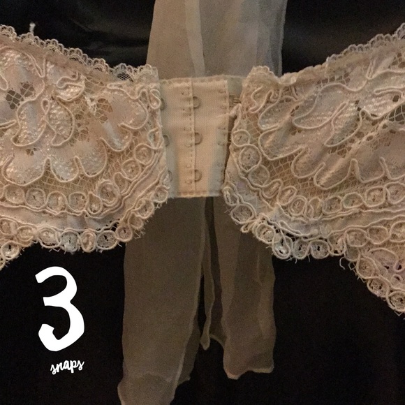 🍉SOLD🍉Like New//Vintage Lace Halter Top - Picture 3 of 4