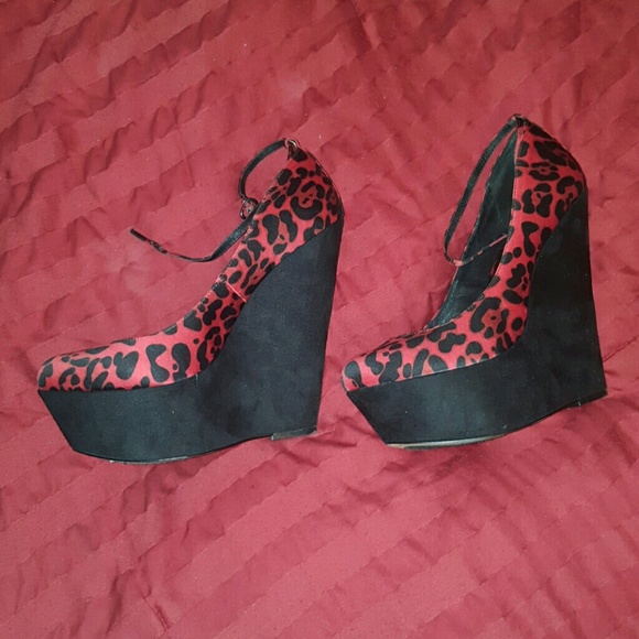 Cheetah print wedge platform