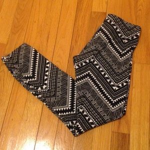 B&W Aztec Leggings