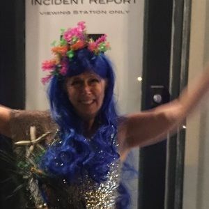 Meet your Posher, Adrienne