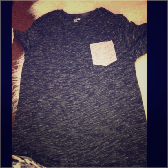 Brand new with out tags Sz.XL(16) distressed tee