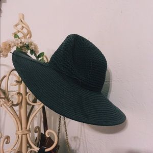 CUTE BLACK OVERSIZED STRAW HAT