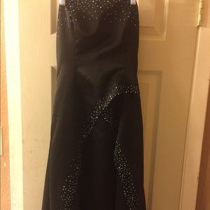 Long black prom dress