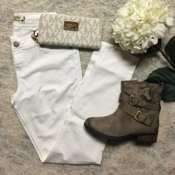 NEW!! White Skinny Jeggings