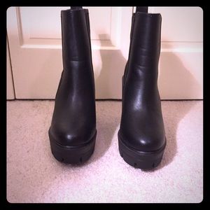 NWOT Chelsea boot heels