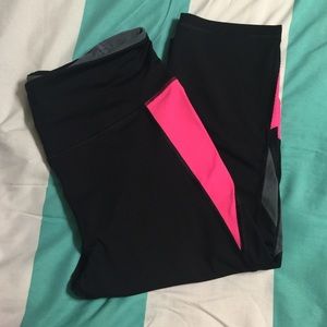 VSX Crop Leggings