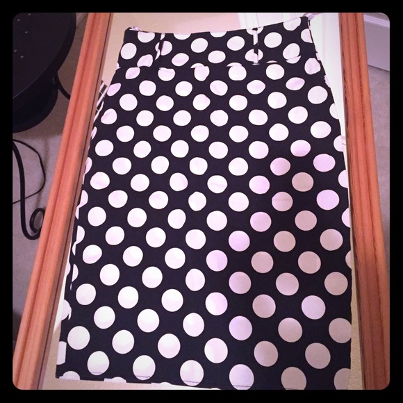 ❌SOLD❌High waisted Polkadot pencil skirt