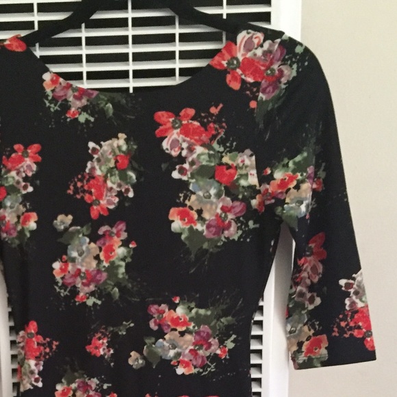 🚨Floral Midi Dress - Picture 2 of 3