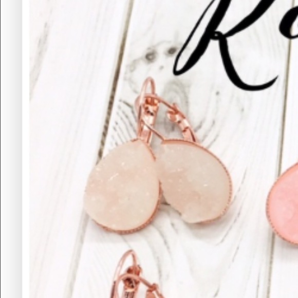 Texas size druzy dangle white with rose gold