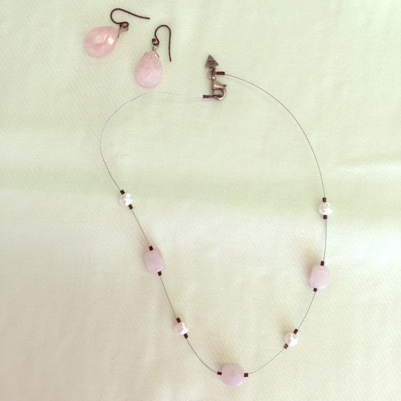 Necklace earrings set