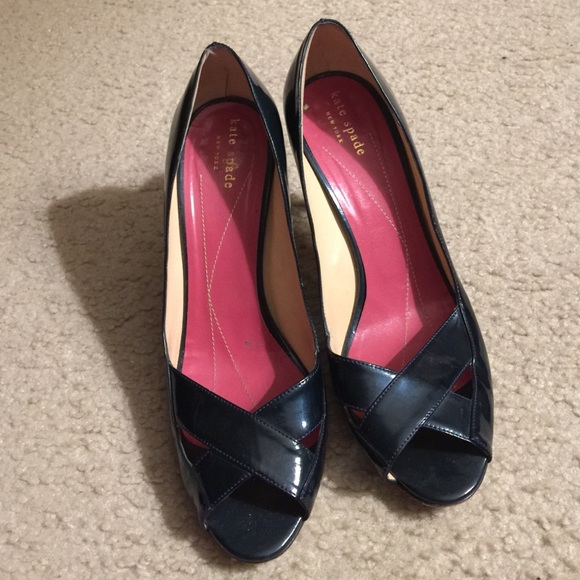 Authentic navy blue Kate spade pumps
