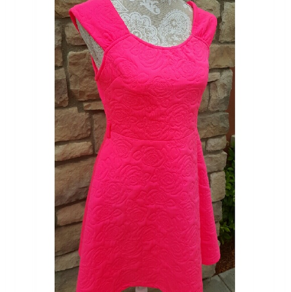 Pyramide Hot Neon Pink Dress - Picture 2 of 4
