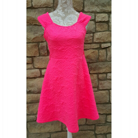 Pyramide Hot Neon Pink Dress - Picture 4 of 4