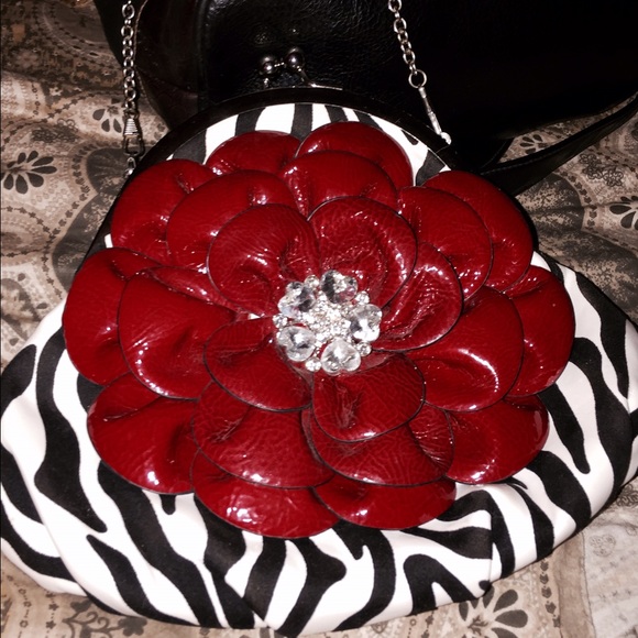 One gorgeous 'leather' purse