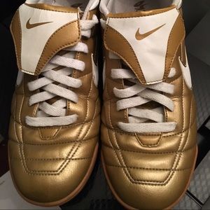🔑🔑🔑 NIkE SHOES, GOLD 🔑🔑🔑