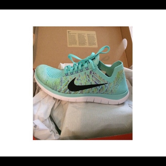 Nike Shoes - Nike Free 4.0 flyknit
