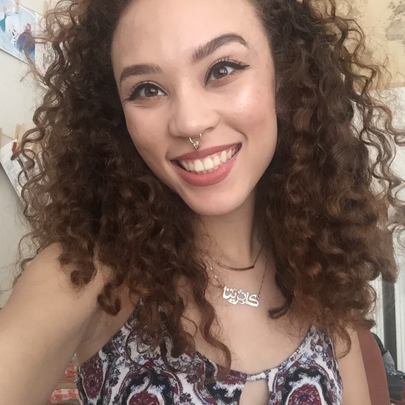 Meet your Posher, Kat - Picture 2 of 3