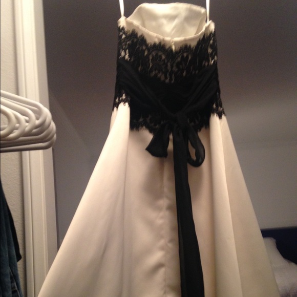 Brand New dress from White House Black Market - Picture 2 of 4