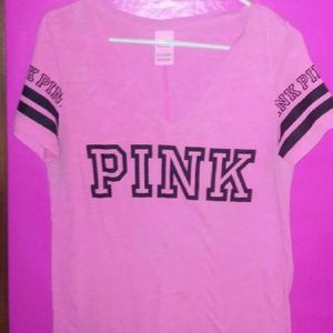 VS Pink tee