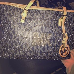 Micheal kors purse