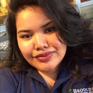 Meet your Posher, Josefa