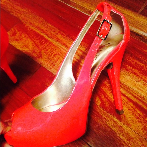 Guess Platform Heels - Picture 2 of 3