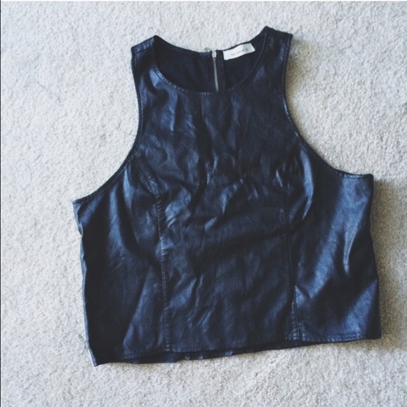 Crop top