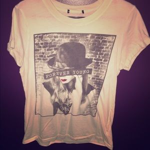 Vintage "Forever Young" Tee