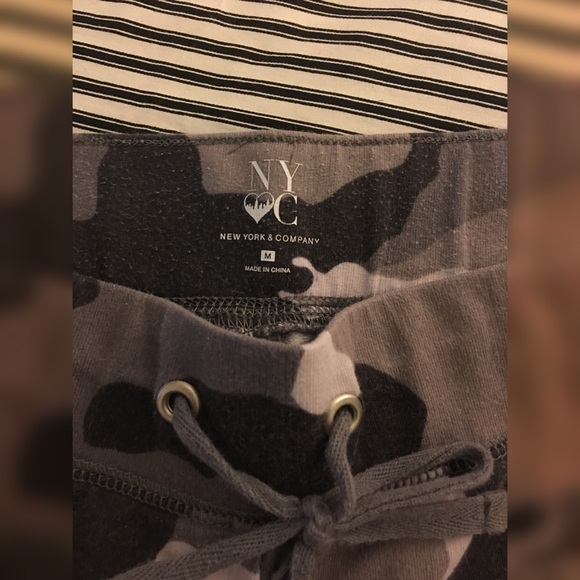 Grey camo sweat pants