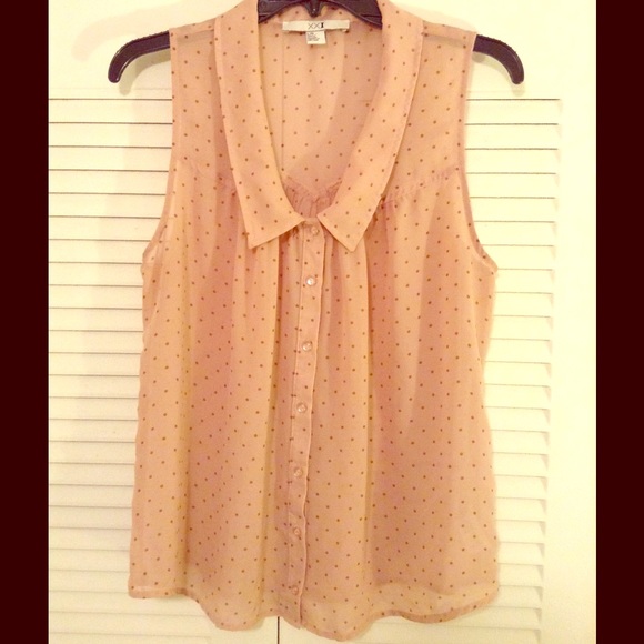 Forever 21 Tops - Forever 21 Polka Dot Collared Button Down Top