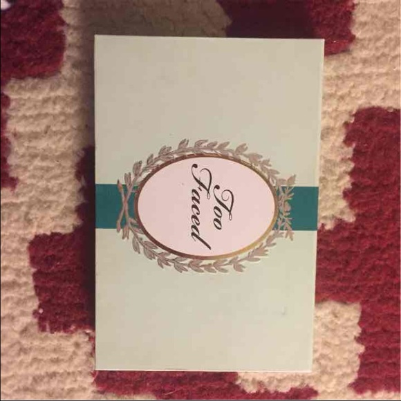 Too faced La Mansion eyeshadow palette