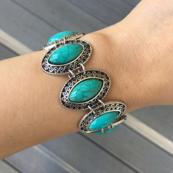 Turquoise and silver bracelet - Picture 1 of 1
