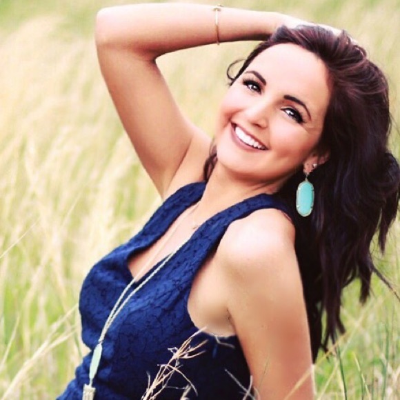 Meet your Posher, Ashali