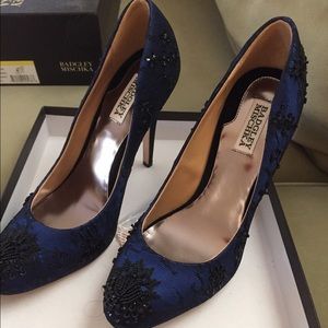 Badgley Mischka Blue Sanoma pumps size 9.5 EUC