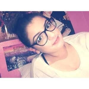 Meet your Posher, Maria