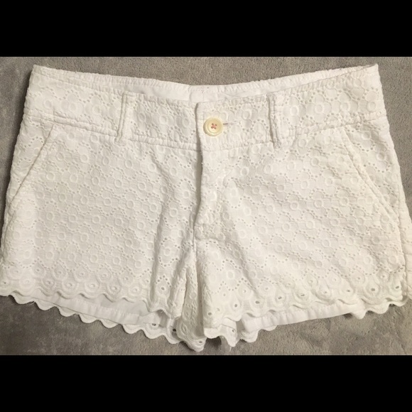 Lilly Pulitzer white scalloped Walsh shorts