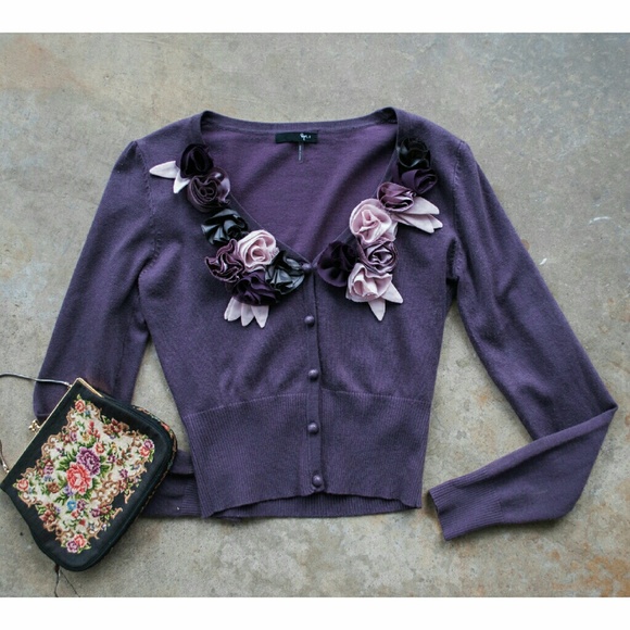 MODCLOTH . purple flower cardi . size s