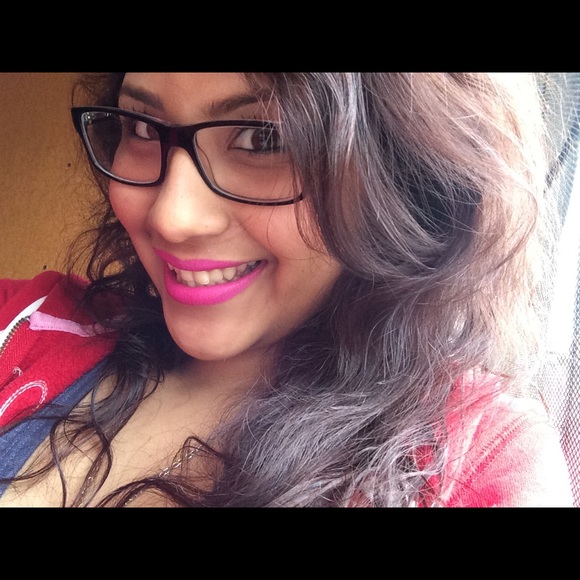 Meet your Posher, Rocio - Picture 1 of 1