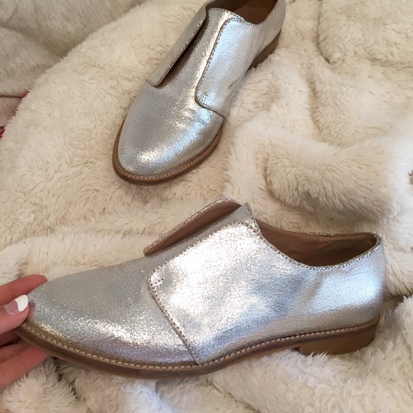 Steve Madden Limited Edition Metallic Shoes - Picture 2 of 4