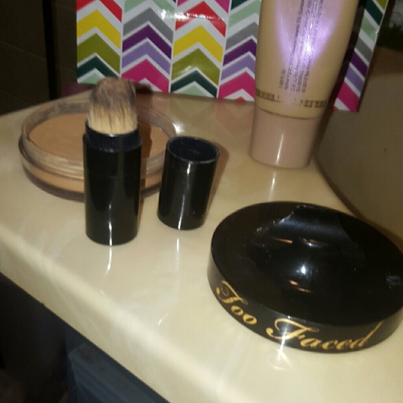 SOLD!!!!Too faced bundle!!! - Picture 4 of 4