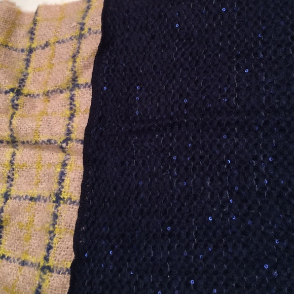 Renee's NYC Accessory Scarf - Picture 3 of 4