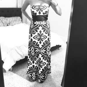 Beautiful printed White House|Black Market maxi